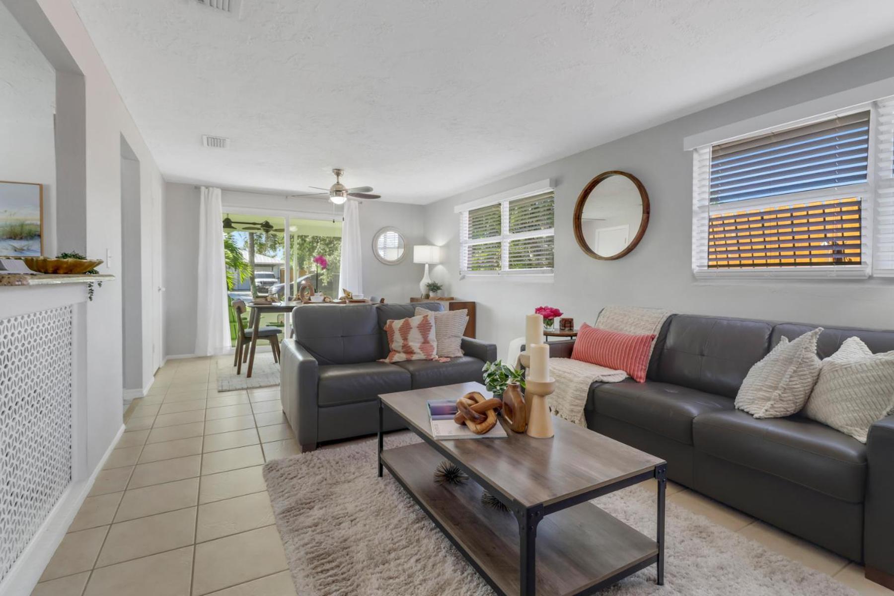 Little Beach House W/ Pool&Spa - 5 Minutes To Vanderbilt Beach North North Naples Extérieur photo