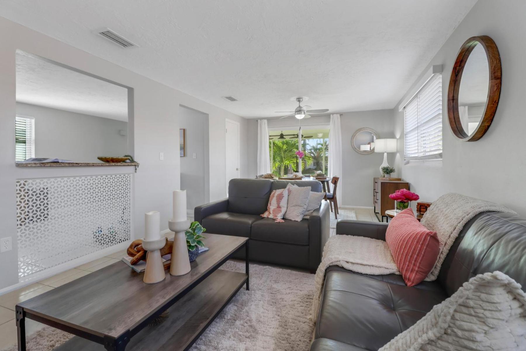 Little Beach House W/ Pool&Spa - 5 Minutes To Vanderbilt Beach North North Naples Extérieur photo